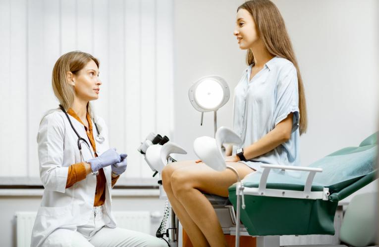 Découvrez pourquoi il est important de consulter un gynécologue